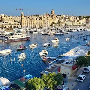 Entire Seaview Town House Hébergement de vacances